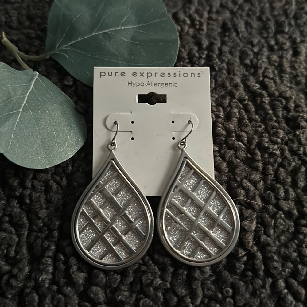 Pure expressions hypo-allergenic silver Dangling earrings!